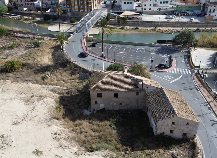 Resale - Townhouse / Duplex / Corner - Blanca