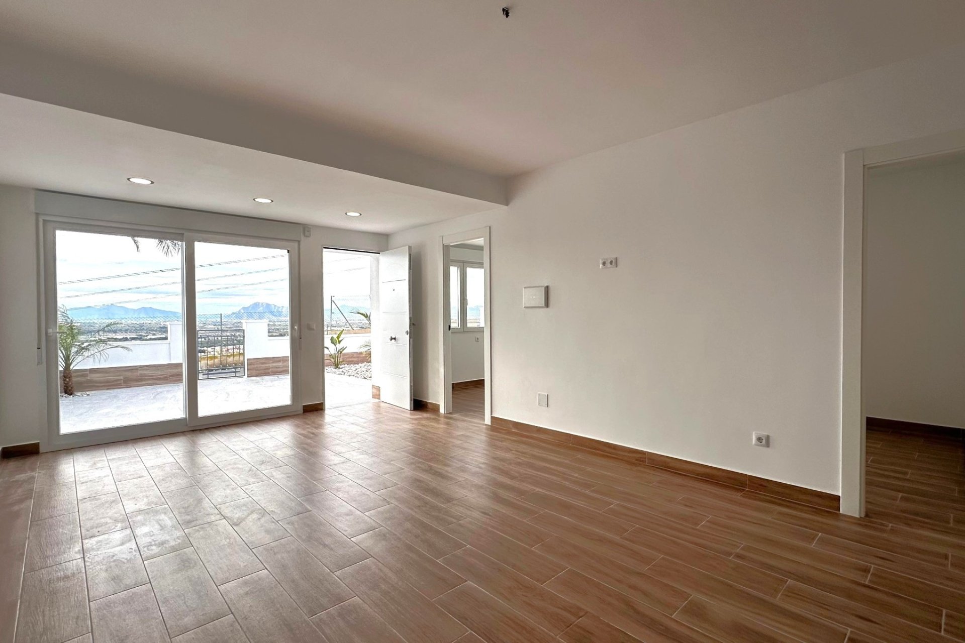 Resale - Townhouse / Duplex / Corner - Ciudad Quesada - Altos de Quesada