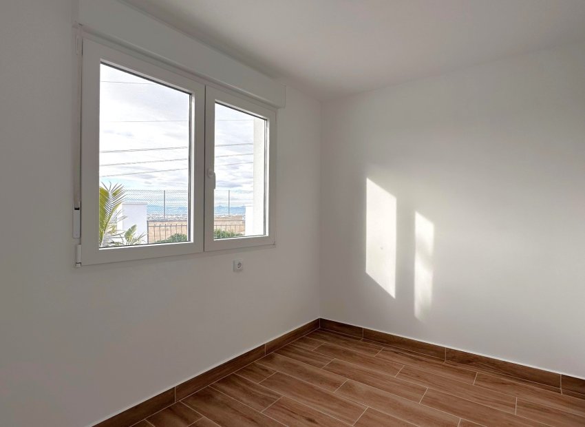 Resale - Townhouse / Duplex / Corner - Ciudad Quesada - Altos de Quesada