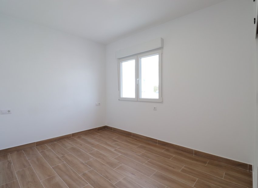 Resale - Townhouse / Duplex / Corner - Ciudad Quesada - Altos de Quesada