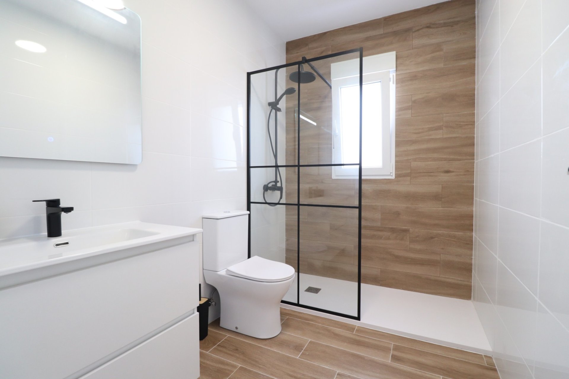 Resale - Townhouse / Duplex / Corner - Ciudad Quesada - Altos de Quesada