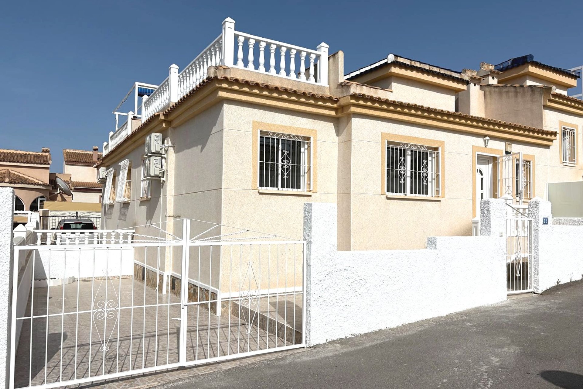 Resale - Townhouse / Duplex / Corner - Ciudad Quesada - Benimar