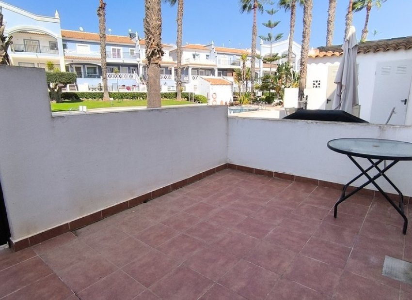 Resale - Townhouse / Duplex / Corner - Ciudad Quesada - Doña Pepa