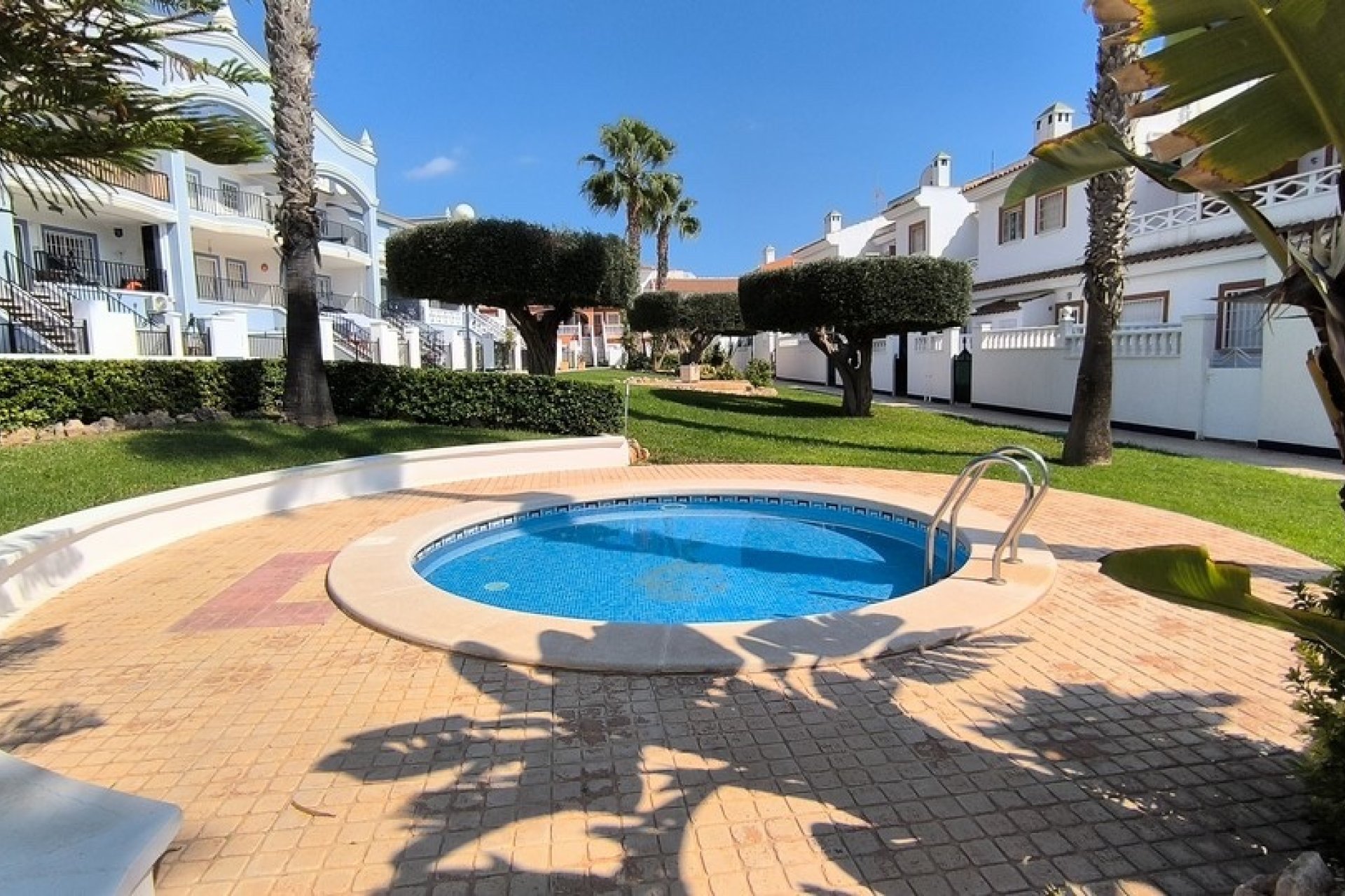 Resale - Townhouse / Duplex / Corner - Ciudad Quesada - Doña Pepa