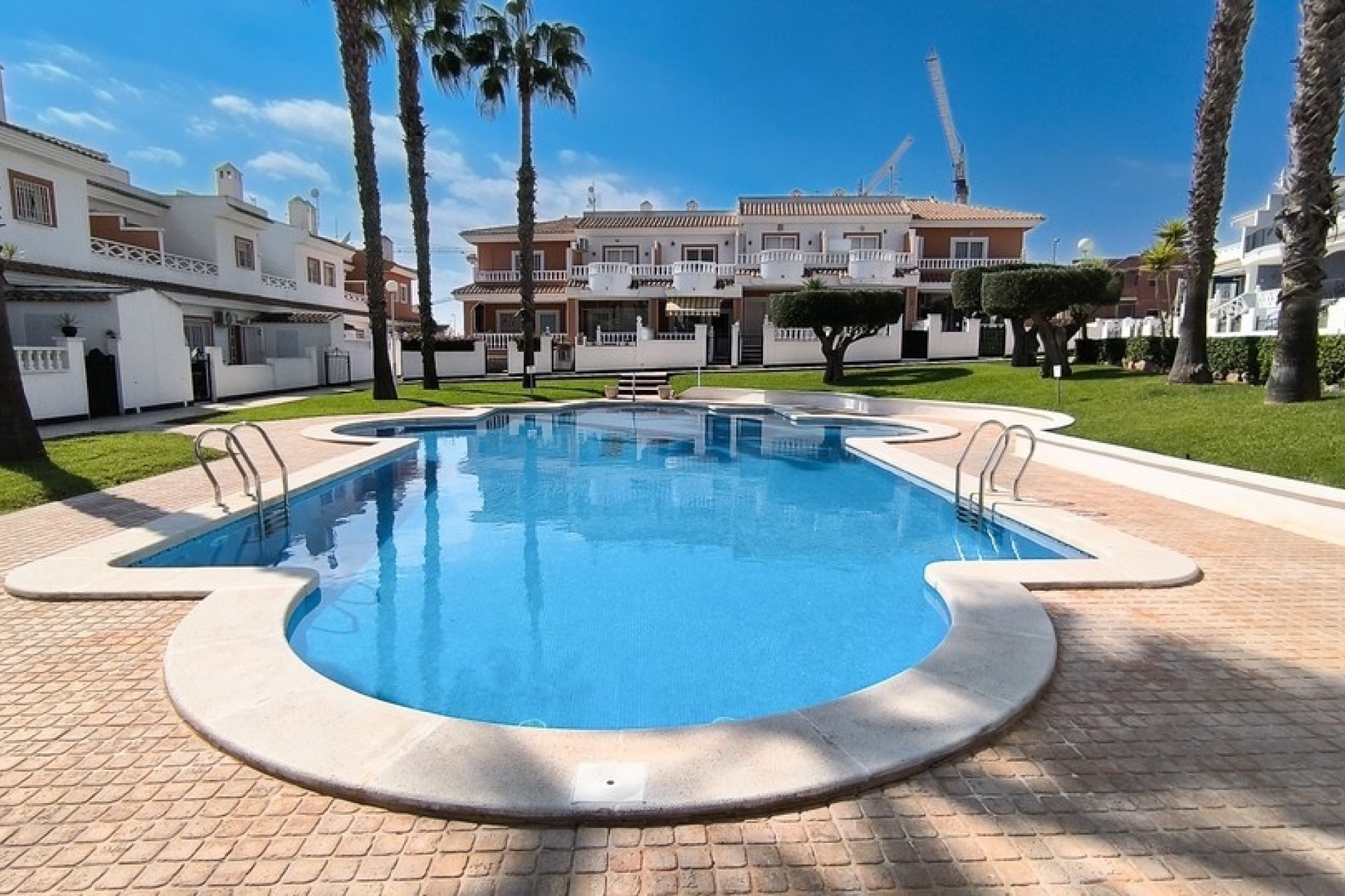 Resale - Townhouse / Duplex / Corner - Ciudad Quesada - Doña Pepa