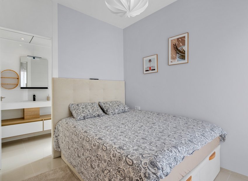 Resale - Townhouse / Duplex / Corner - Ciudad Quesada - Doña Pepa