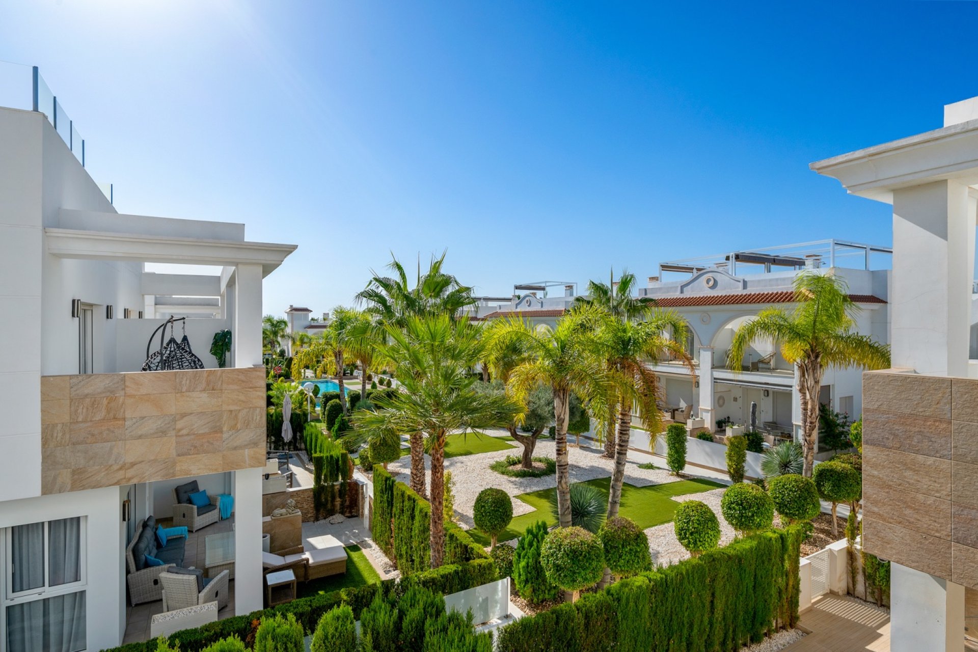 Resale - Townhouse / Duplex / Corner - Ciudad Quesada - Doña Pepa