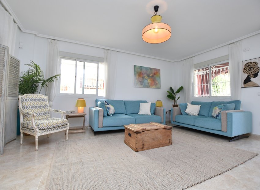 Resale - Townhouse / Duplex / Corner - Ciudad Quesada - Doña Pepa