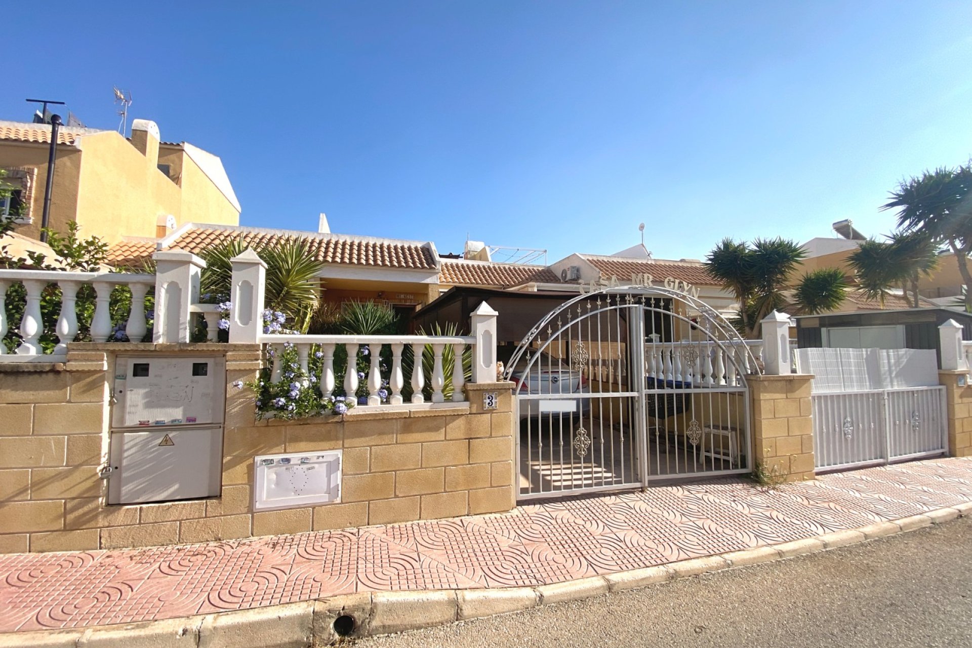 Resale - Townhouse / Duplex / Corner - Ciudad Quesada - Doña Pepa