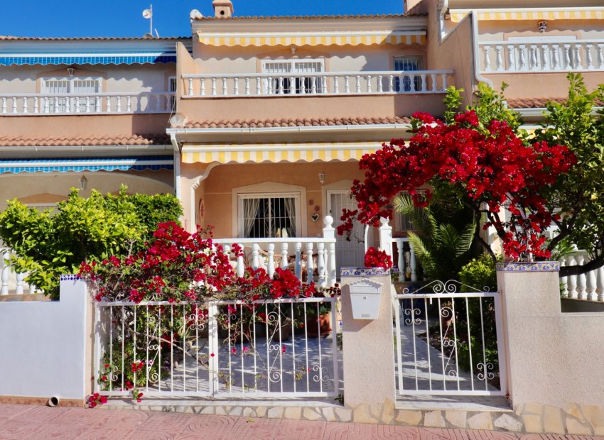 Resale - Townhouse / Duplex / Corner - Ciudad Quesada - Doña Pepa