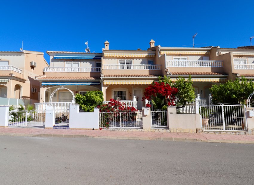 Resale - Townhouse / Duplex / Corner - Ciudad Quesada - Doña Pepa