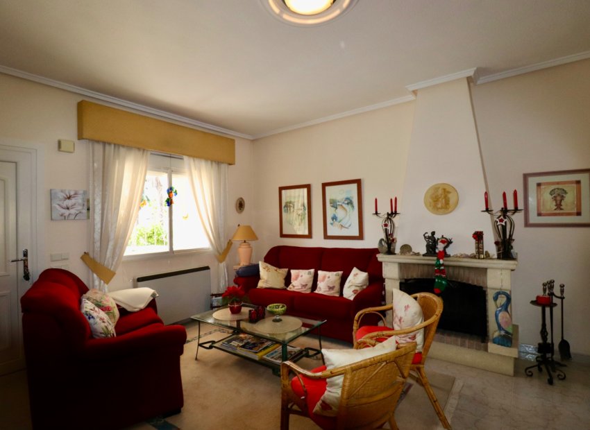 Resale - Townhouse / Duplex / Corner - Ciudad Quesada - Doña Pepa