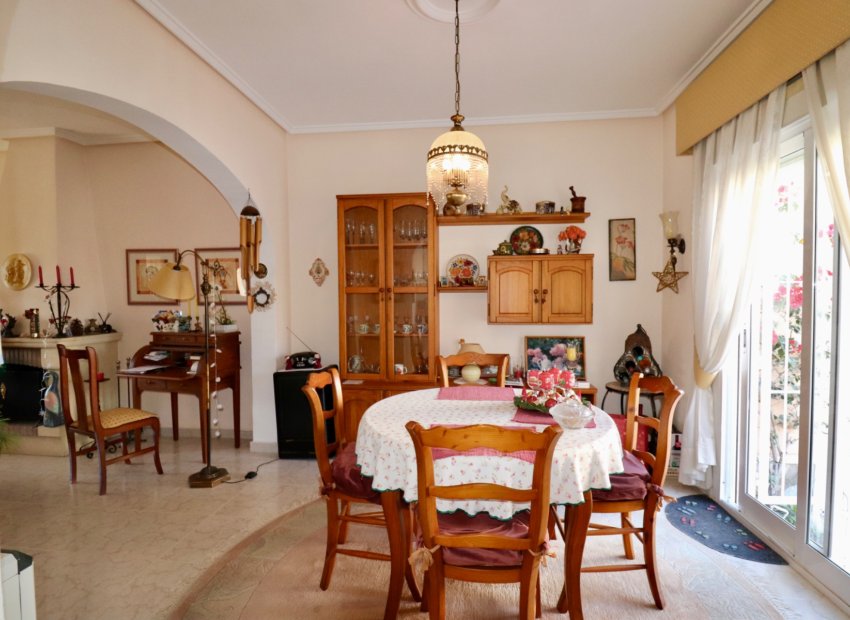 Resale - Townhouse / Duplex / Corner - Ciudad Quesada - Doña Pepa