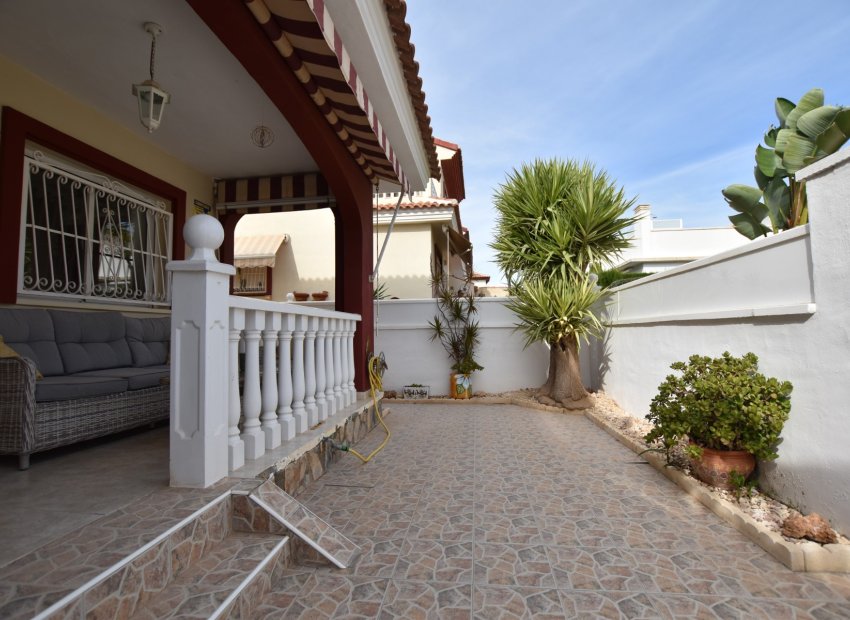Resale - Townhouse / Duplex / Corner - Ciudad Quesada - Doña Pepa