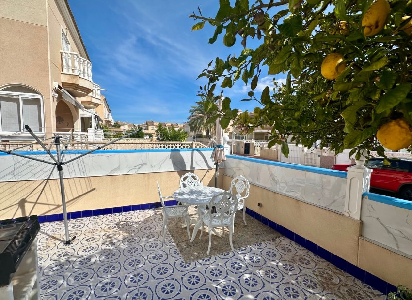 Resale - Townhouse / Duplex / Corner - Ciudad Quesada - Doña Pepa