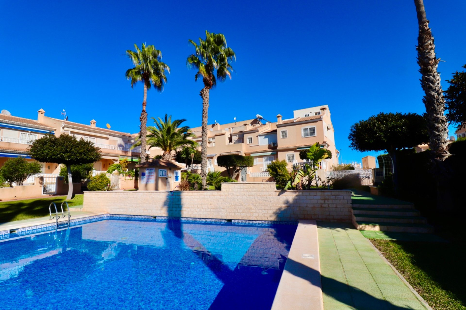 Resale - Townhouse / Duplex / Corner - Ciudad Quesada - Doña Pepa