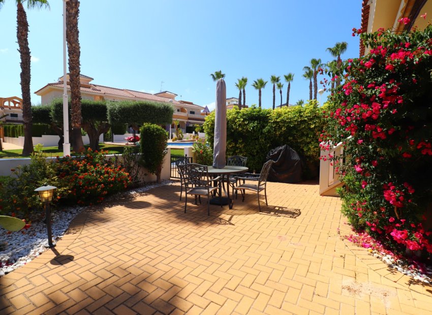 Resale - Townhouse / Duplex / Corner - Ciudad Quesada - Doña Pepa