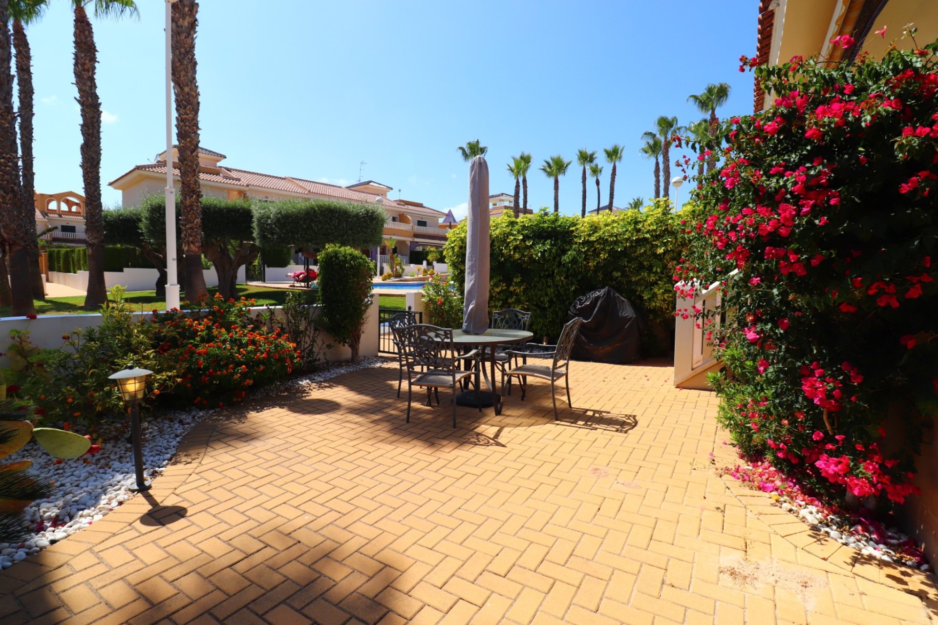 Resale - Townhouse / Duplex / Corner - Ciudad Quesada - Doña Pepa