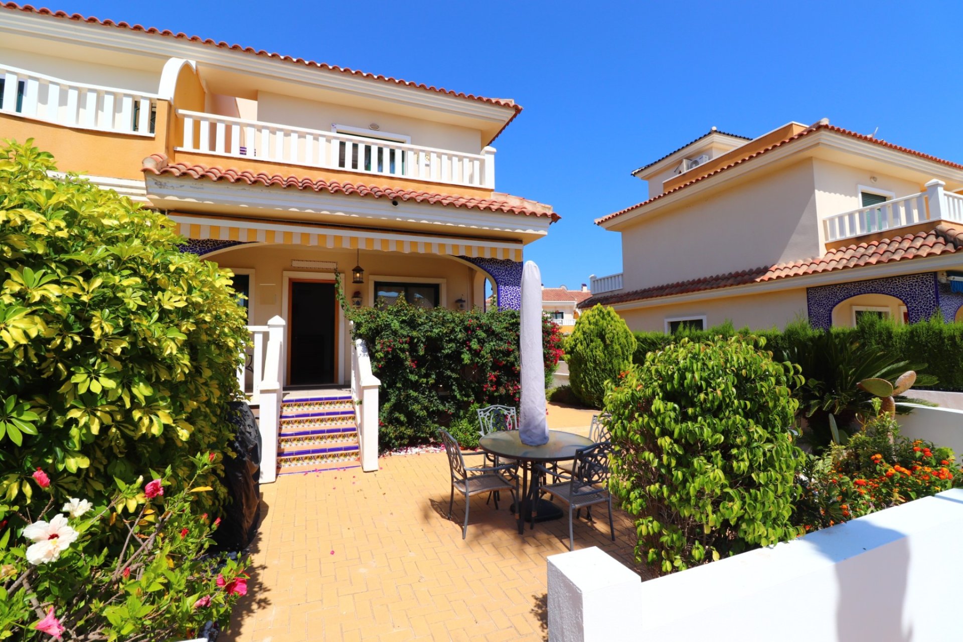 Resale - Townhouse / Duplex / Corner - Ciudad Quesada - Doña Pepa