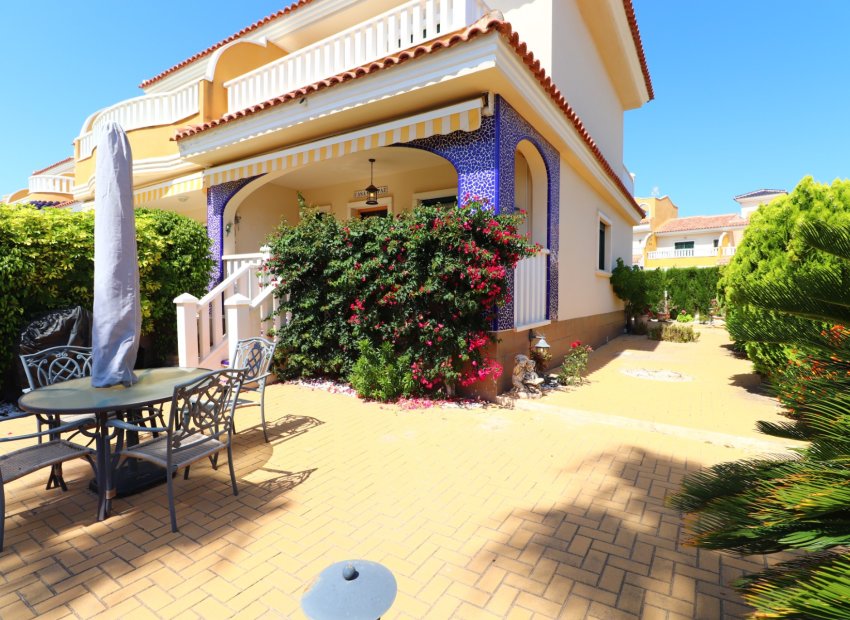Resale - Townhouse / Duplex / Corner - Ciudad Quesada - Doña Pepa