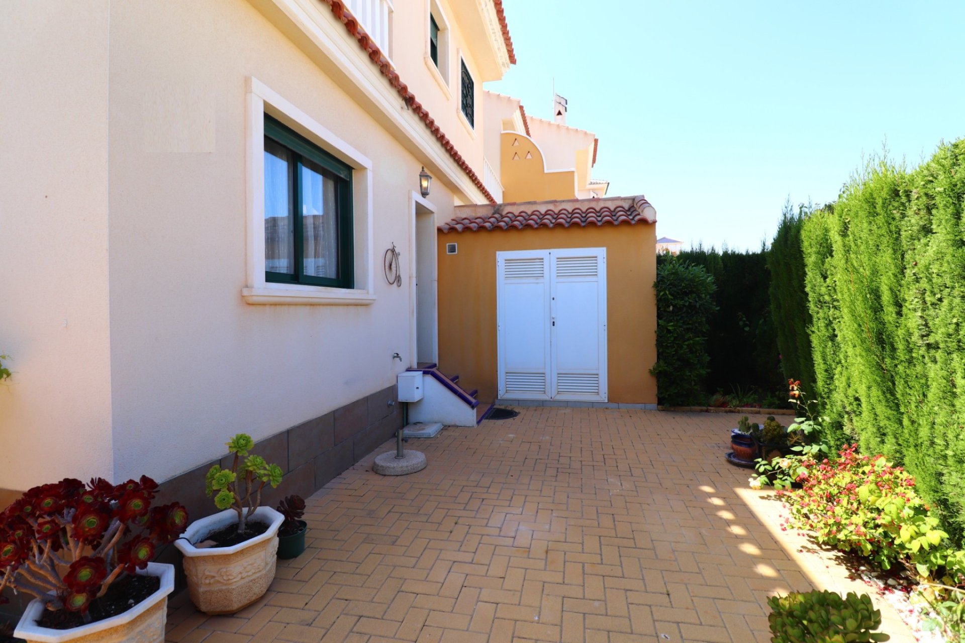 Resale - Townhouse / Duplex / Corner - Ciudad Quesada - Doña Pepa
