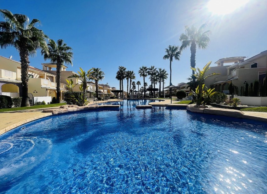 Resale - Townhouse / Duplex / Corner - Ciudad Quesada - Doña Pepa