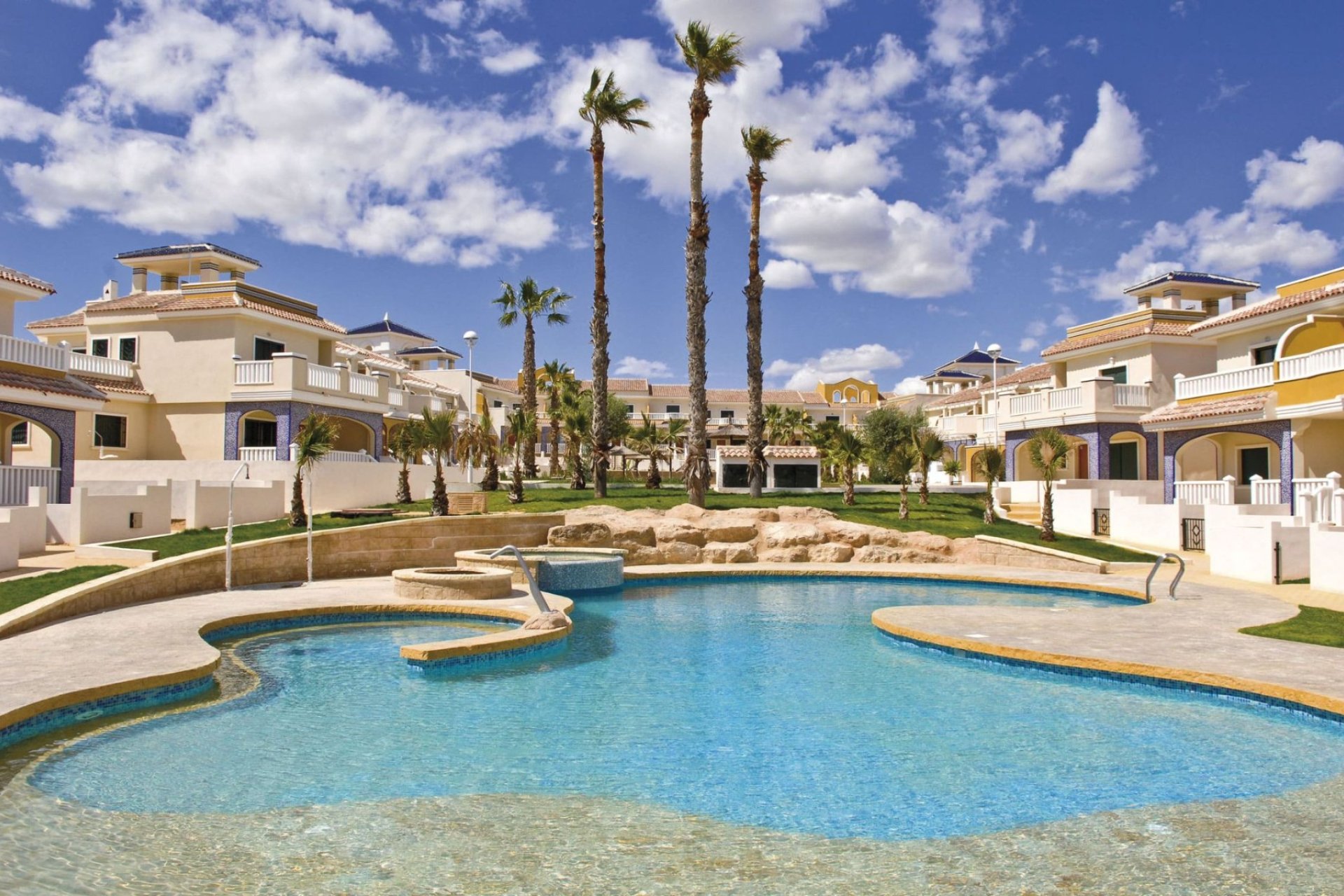Resale - Townhouse / Duplex / Corner - Ciudad Quesada - Doña Pepa