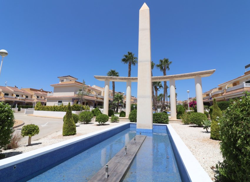 Resale - Townhouse / Duplex / Corner - Ciudad Quesada - Doña Pepa