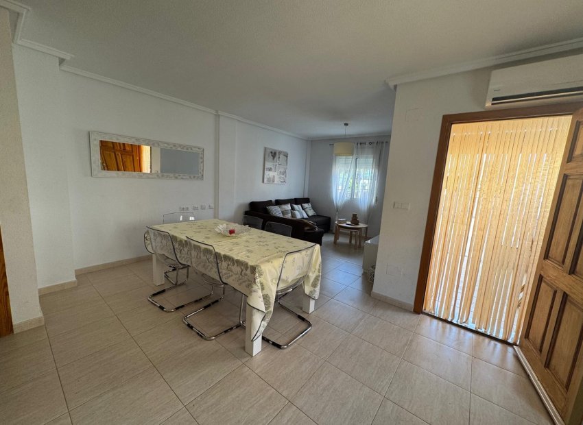 Resale - Townhouse / Duplex / Corner - Ciudad Quesada - Doña Pepa