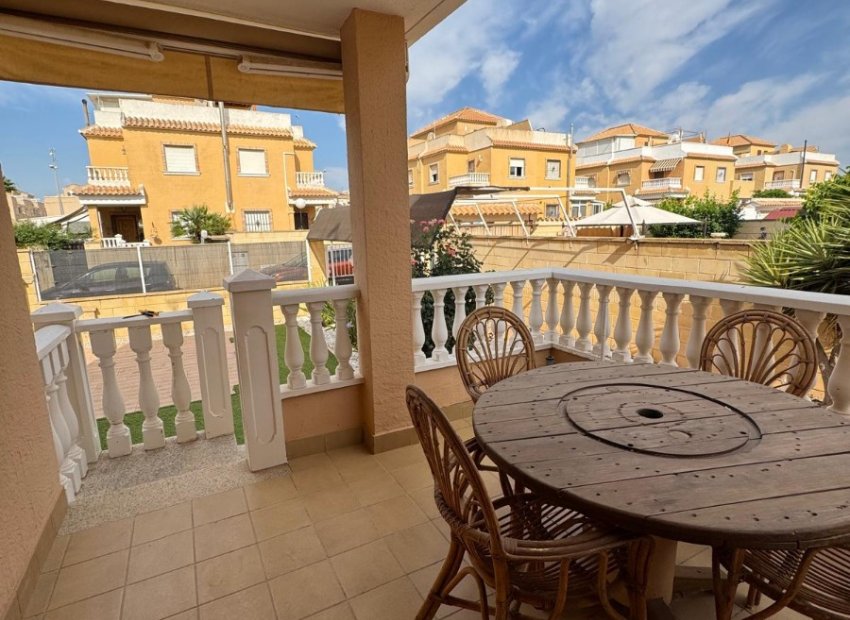 Resale - Townhouse / Duplex / Corner - Ciudad Quesada - Doña Pepa