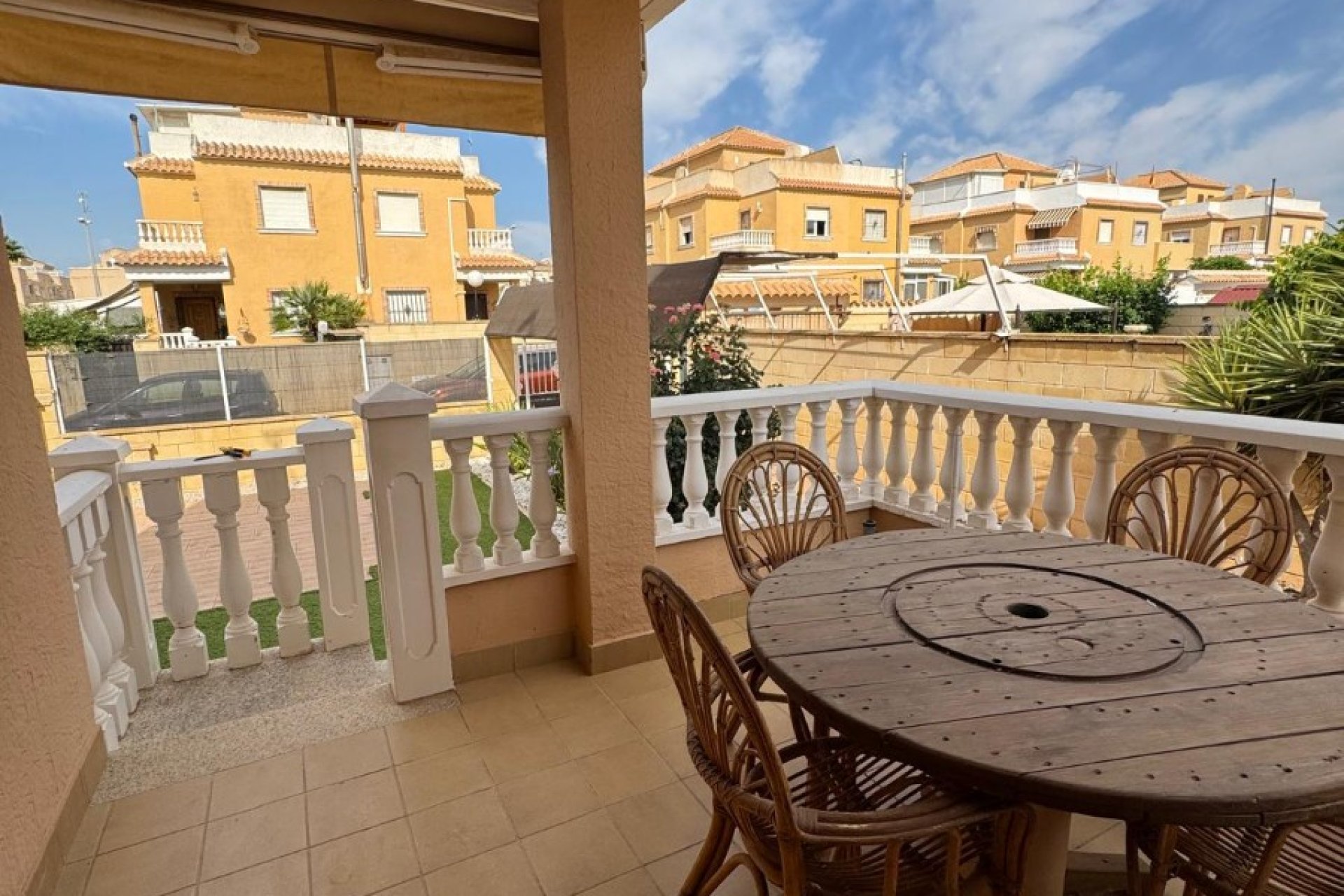 Resale - Townhouse / Duplex / Corner - Ciudad Quesada - Doña Pepa