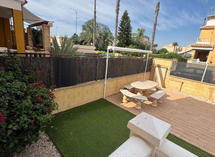 Resale - Townhouse / Duplex / Corner - Ciudad Quesada - Doña Pepa