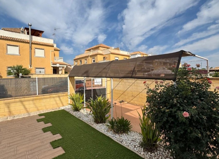 Resale - Townhouse / Duplex / Corner - Ciudad Quesada - Doña Pepa