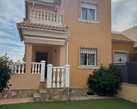 Resale - Townhouse / Duplex / Corner - Ciudad Quesada - Doña Pepa