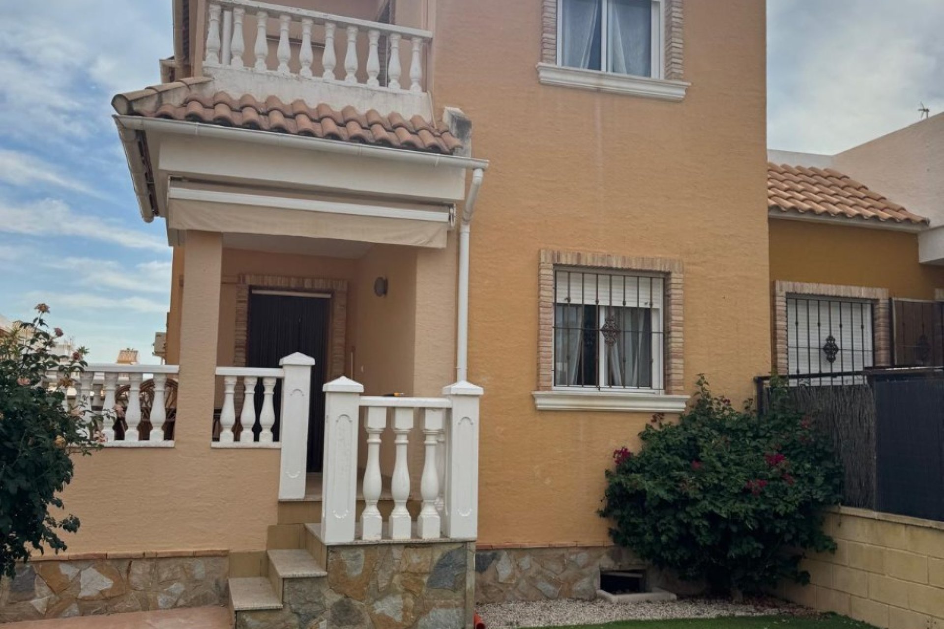 Resale - Townhouse / Duplex / Corner - Ciudad Quesada - Doña Pepa