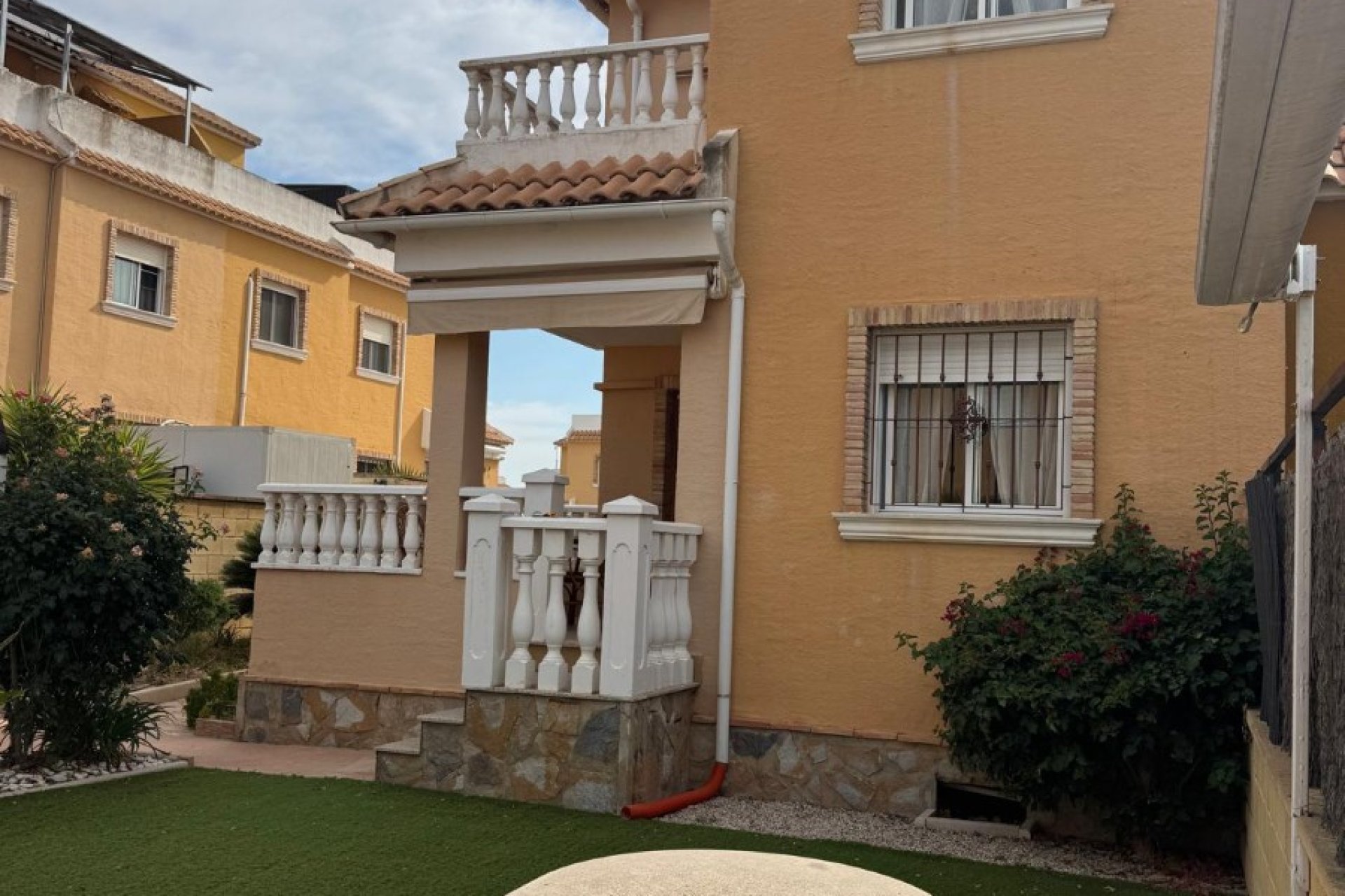 Resale - Townhouse / Duplex / Corner - Ciudad Quesada - Doña Pepa