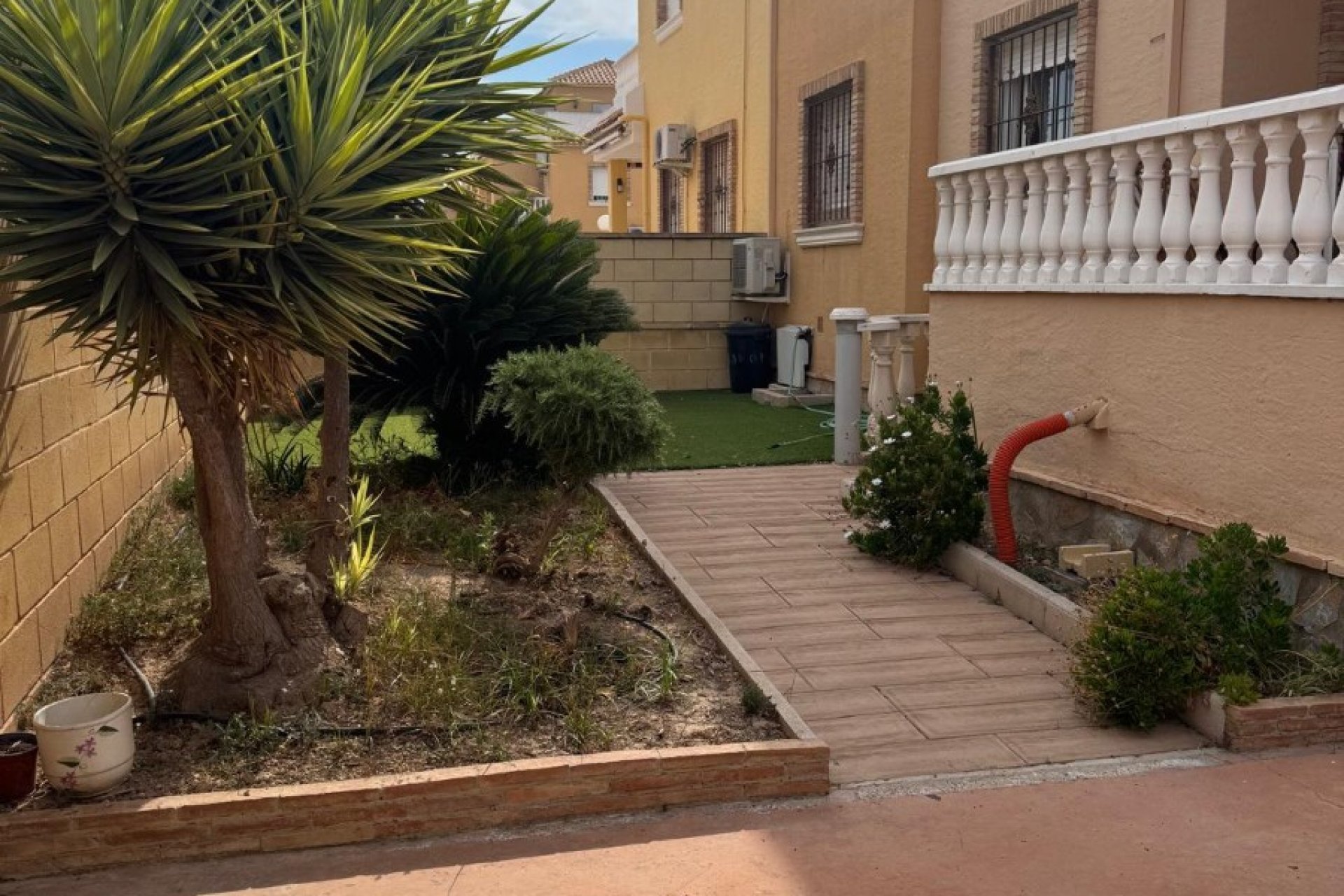 Resale - Townhouse / Duplex / Corner - Ciudad Quesada - Doña Pepa