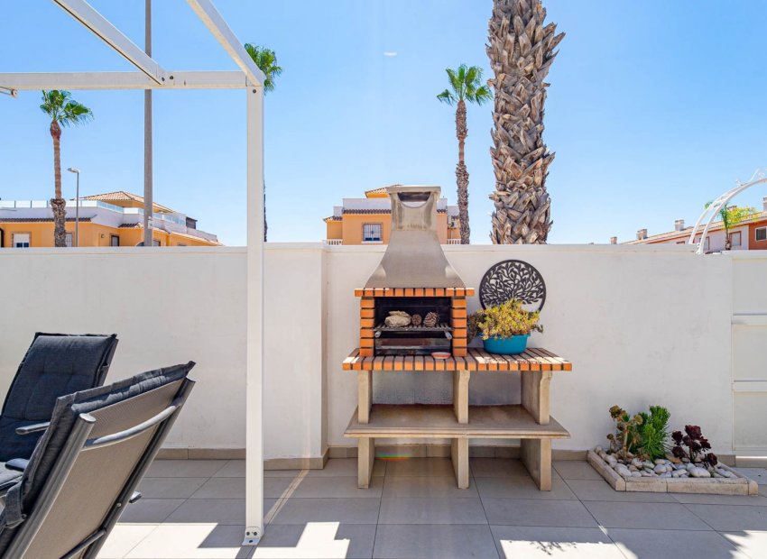 Resale - Townhouse / Duplex / Corner - Ciudad Quesada - Doña Pepa