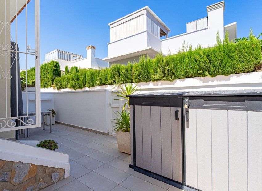 Resale - Townhouse / Duplex / Corner - Ciudad Quesada - Doña Pepa