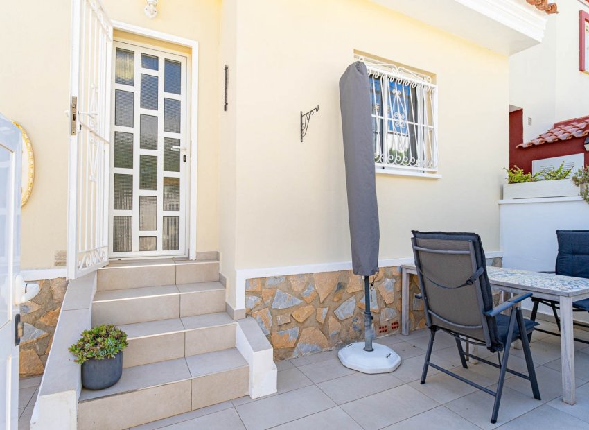 Resale - Townhouse / Duplex / Corner - Ciudad Quesada - Doña Pepa