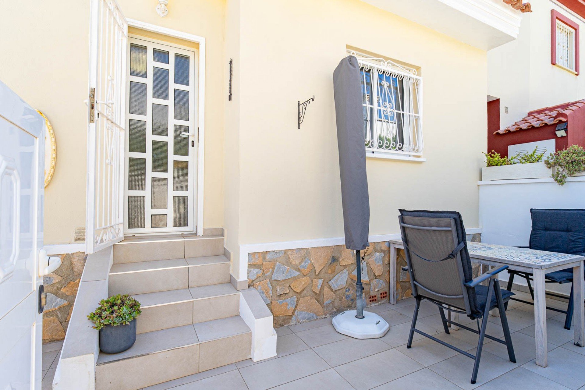 Resale - Townhouse / Duplex / Corner - Ciudad Quesada - Doña Pepa