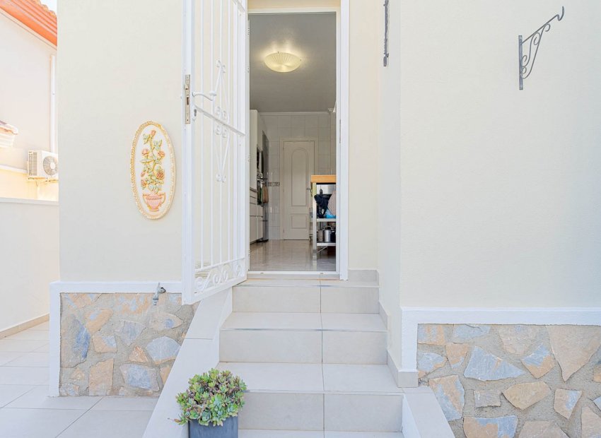 Resale - Townhouse / Duplex / Corner - Ciudad Quesada - Doña Pepa