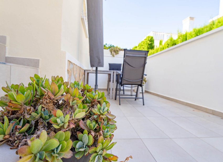 Resale - Townhouse / Duplex / Corner - Ciudad Quesada - Doña Pepa