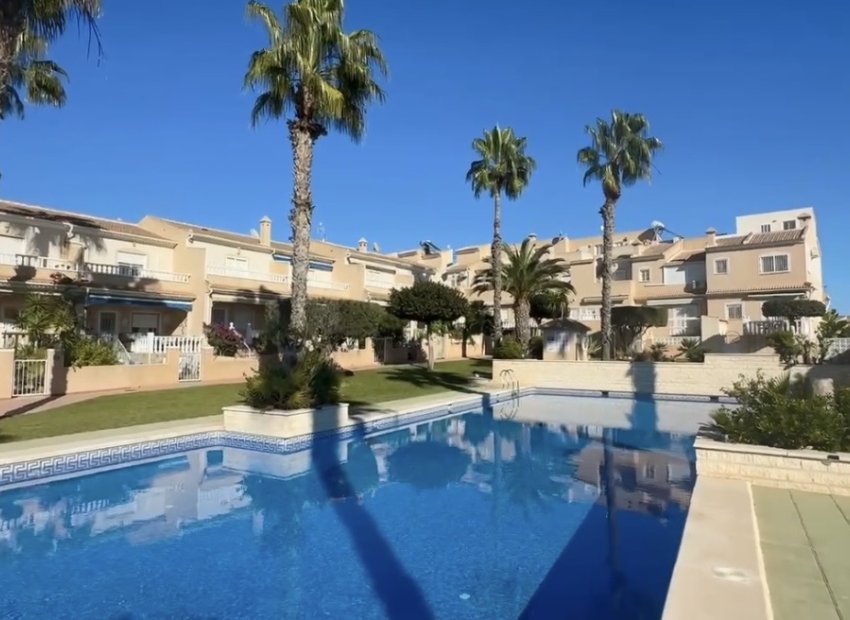 Resale - Townhouse / Duplex / Corner - Ciudad Quesada - Doña Pepa