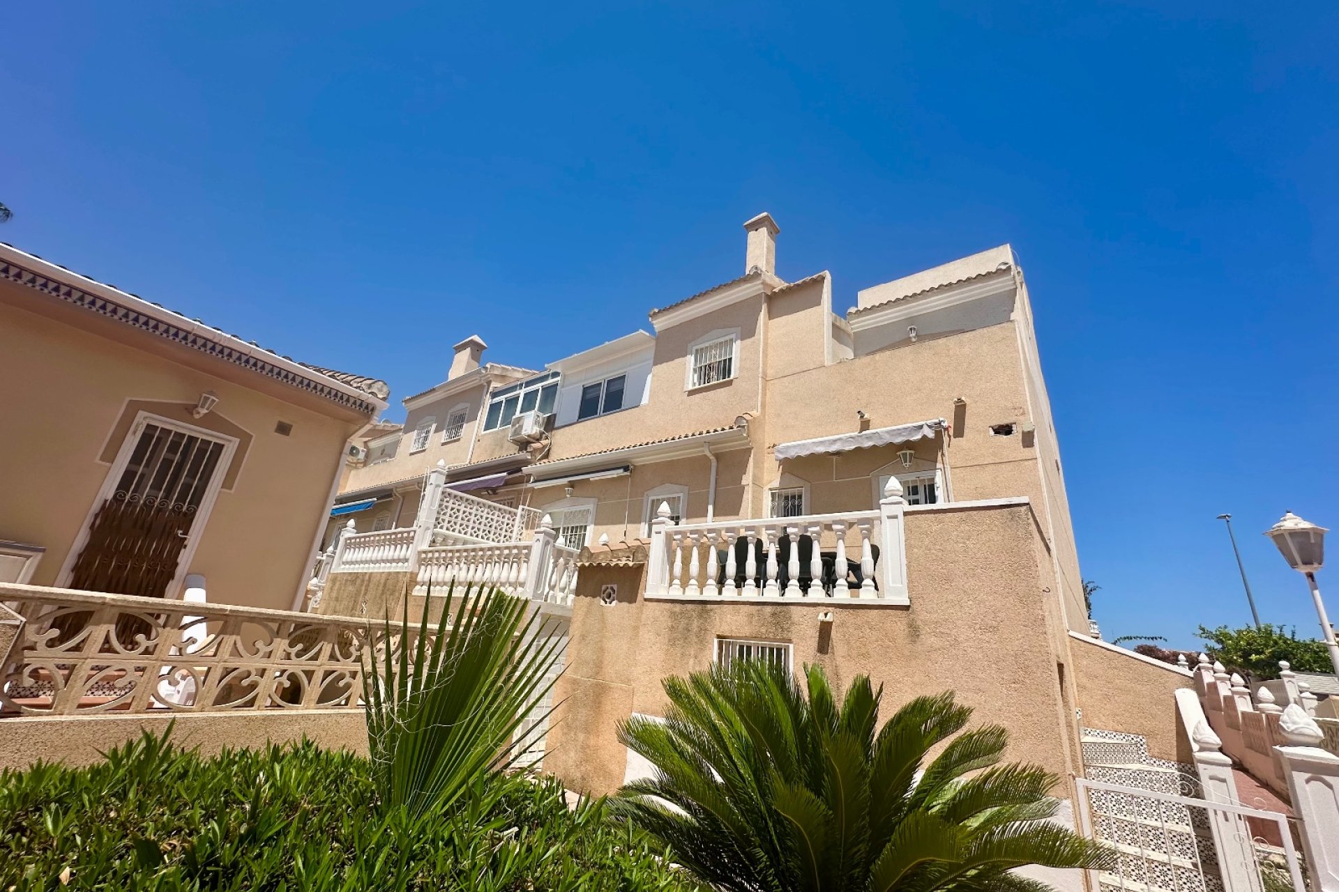 Resale - Townhouse / Duplex / Corner - Ciudad Quesada - Doña Pepa