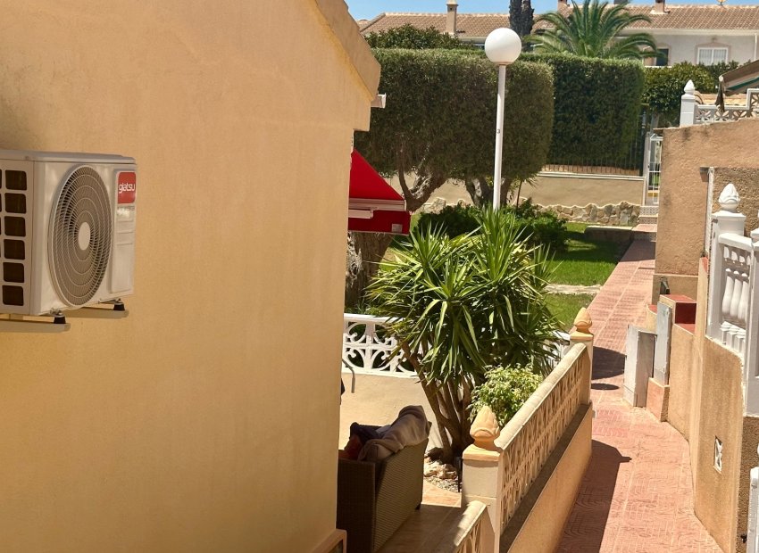 Resale - Townhouse / Duplex / Corner - Ciudad Quesada - Doña Pepa