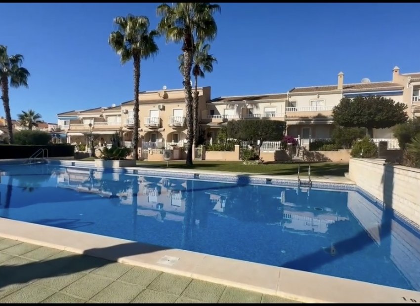 Resale - Townhouse / Duplex / Corner - Ciudad Quesada - Doña Pepa