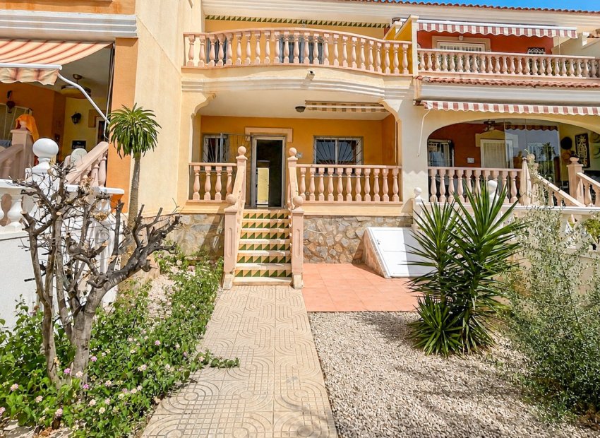 Resale - Townhouse / Duplex / Corner - Ciudad Quesada - Doña Pepa