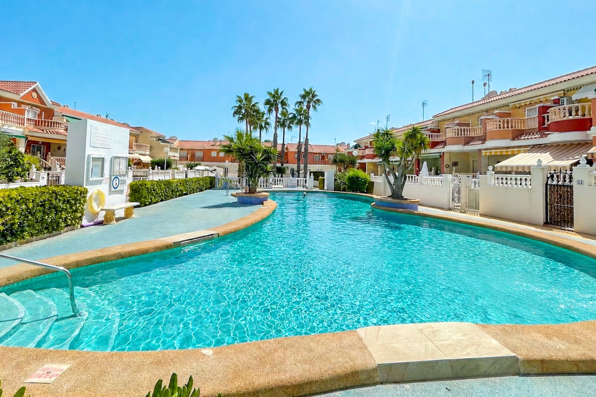 Resale - Townhouse / Duplex / Corner - Ciudad Quesada - Doña Pepa