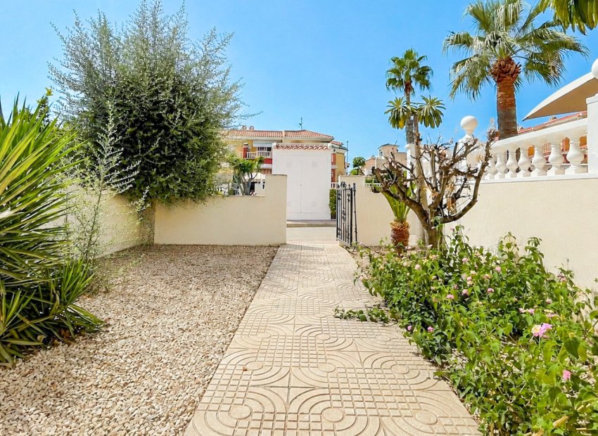 Resale - Townhouse / Duplex / Corner - Ciudad Quesada - Doña Pepa